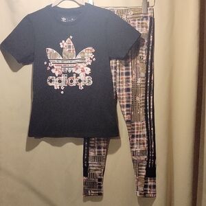 Adidas Women's HER LONDON 2 piece set size S.
